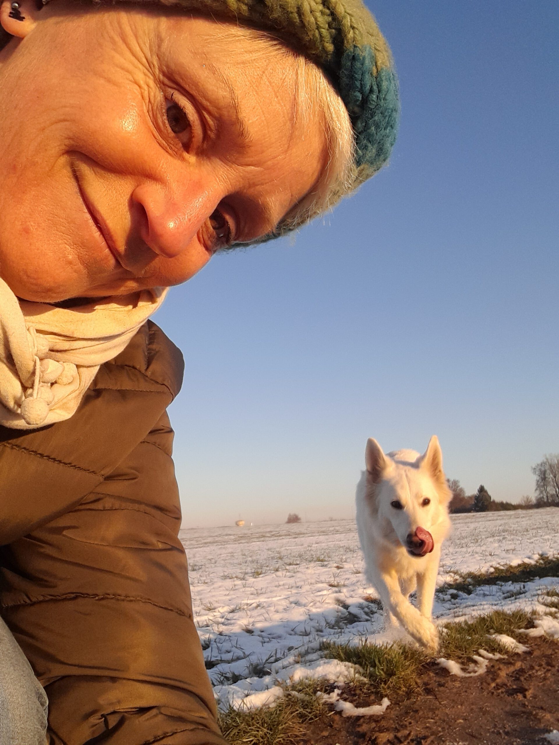 Delphine éducatrice canine à Rouen avec un chien